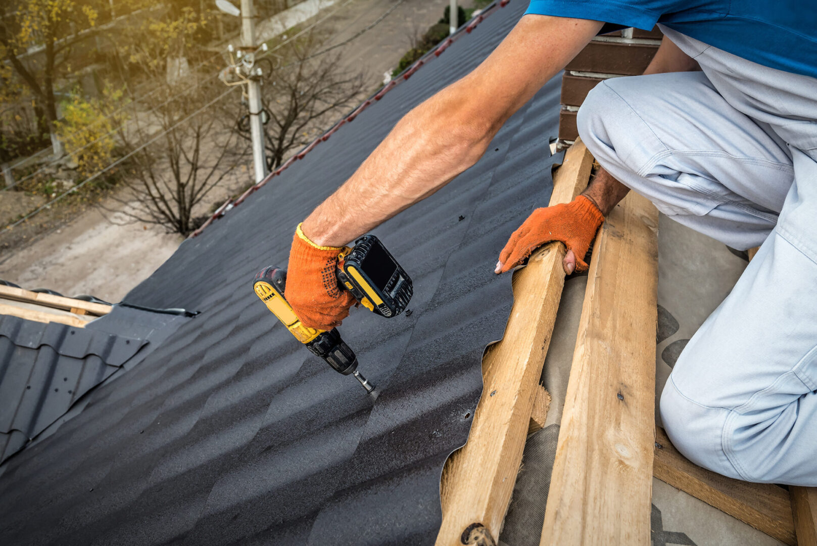 Roof master roofer screws metal roof tile with electric screwdriver